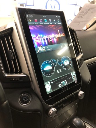 Головное устройство для Toyota Land Cruiser 200 2016+ (только Комфорт или Элеганс) Tesla-Style