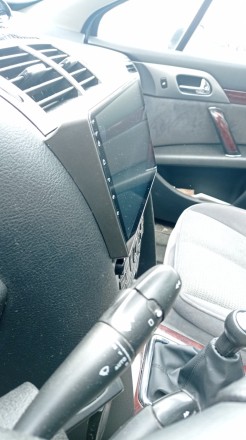 Рамка для установки в Peugeot 407 (04-10) Серая, для дисплея 9 дюймов