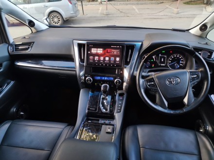 Магнитола на Андроид для Toyota Alphard (15+) Compas S300 (Средняя версия)