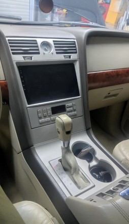 Магнитола на Андроид для Lincoln Navigator (02-06) RedPower 750 (для звука)