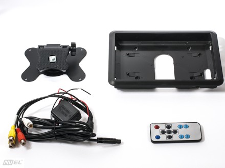 Монитор 7 дюймов на кронштейне + квадратор на 4 камеры