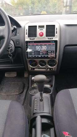 Рамка для установки в Hyundai Getz (02-11) дисплея 9 дюймов (большая панель)