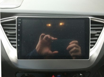 Магнитола для Hyundai Solaris 2 2017-2020 Compas S300 (Средний класс) с 2K экраном